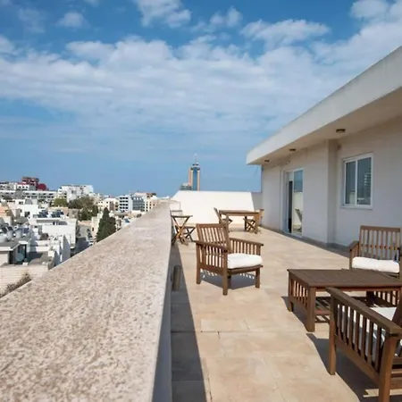 City Centre Penthouse In St Julians *