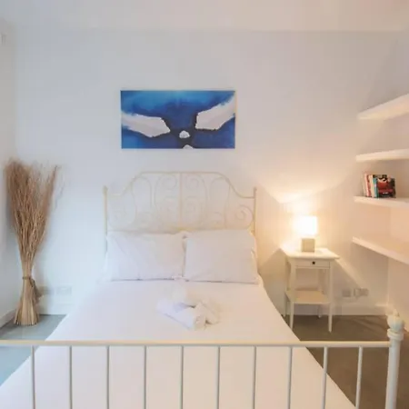 City Centre Penthouse In St Julians *
